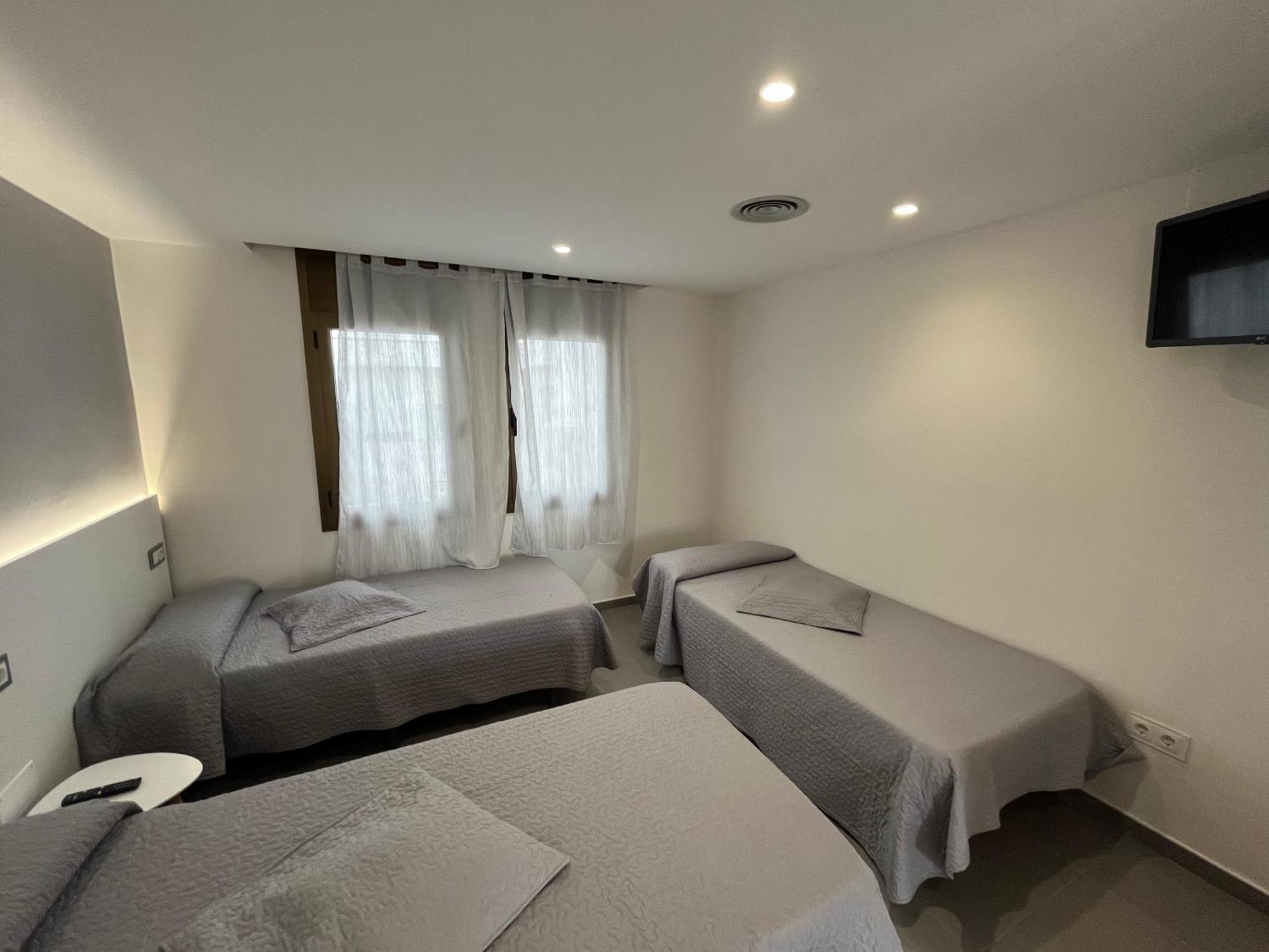 Hostal Tarres Anglés Quarto foto