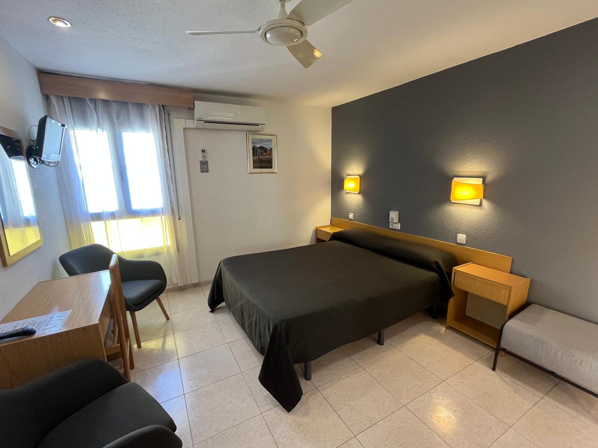 Hostal Tarres Anglés Quarto foto